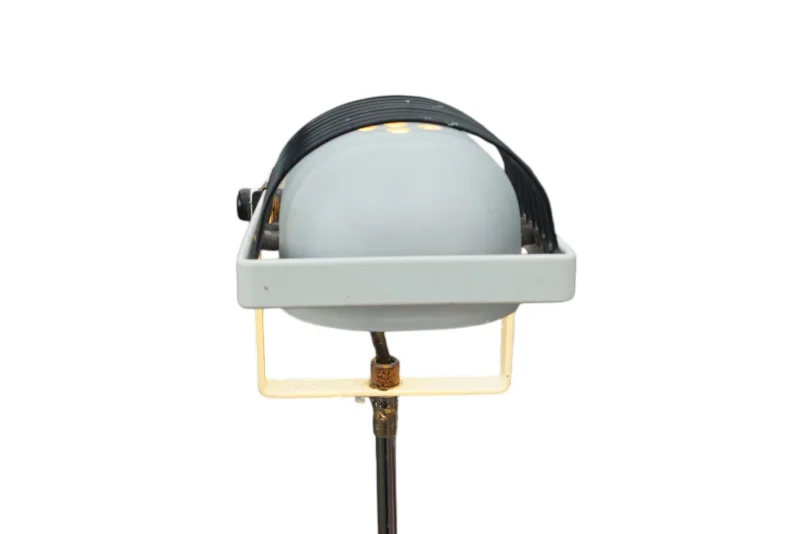 Schwarzer Drahtschutzkäfig Artemide Sintesi Nomad Detail