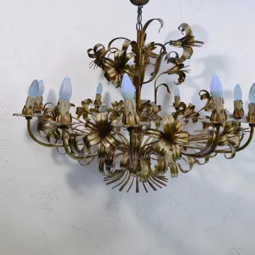 Hans Kögl Lily 12-Light Vintage Florentine Gilt Tole Chandelier