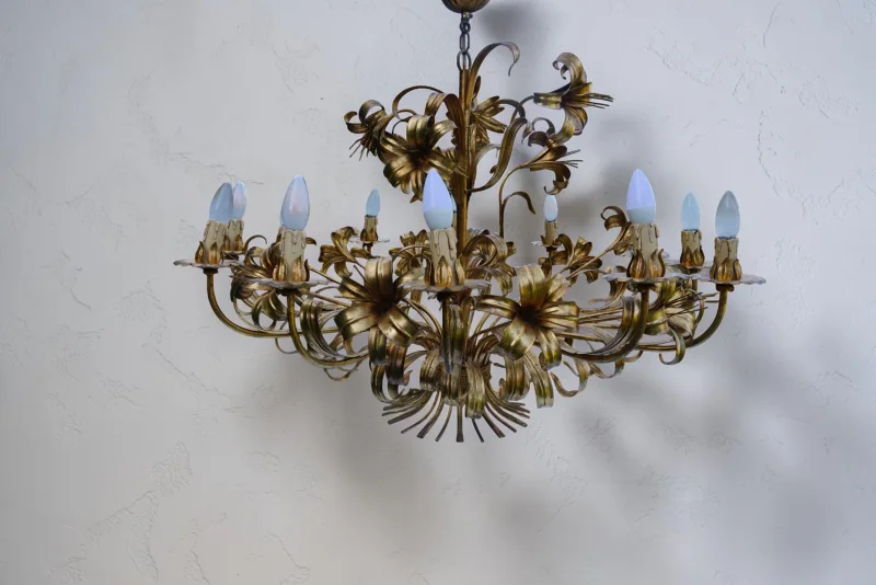 Hans Kögl Lily 12-Light Vintage Florentine Gilt Tole Chandelier