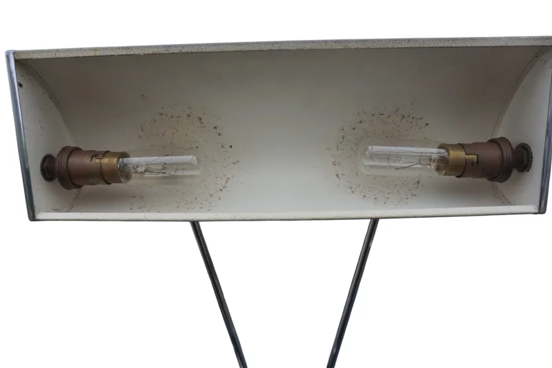Zwei originale Bajonettfassungen Innenraum Reflektor Pianolampe 1950er