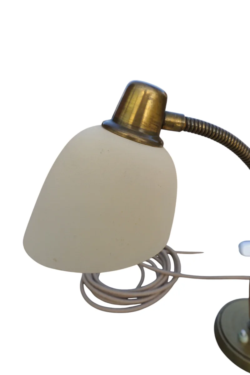 Cremeweißer Metallschirm Bertil Brisborg NK Tischleuchte 32962 Swedish Modern